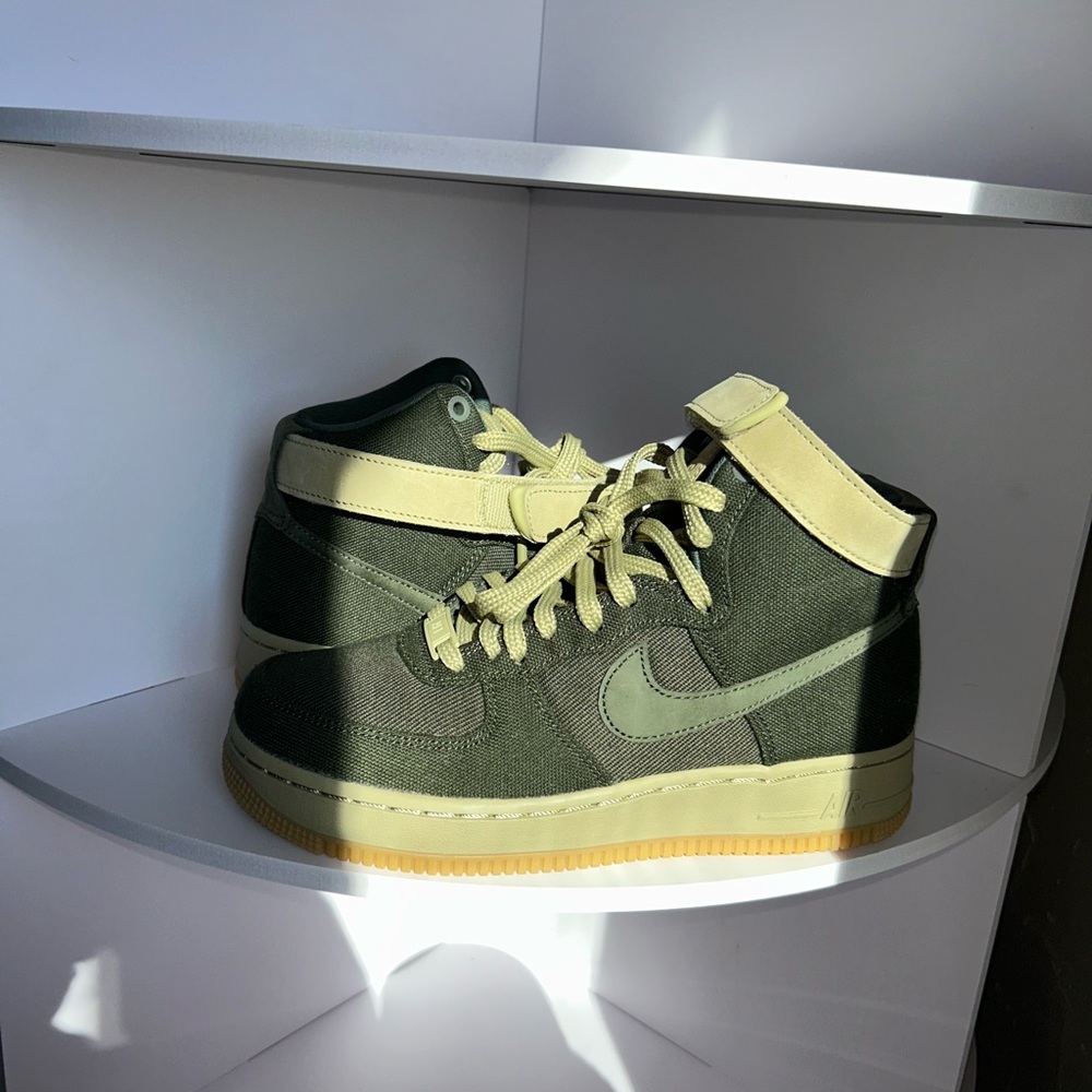 Stylish Kids High-Top Sneakers in Olive and Beige